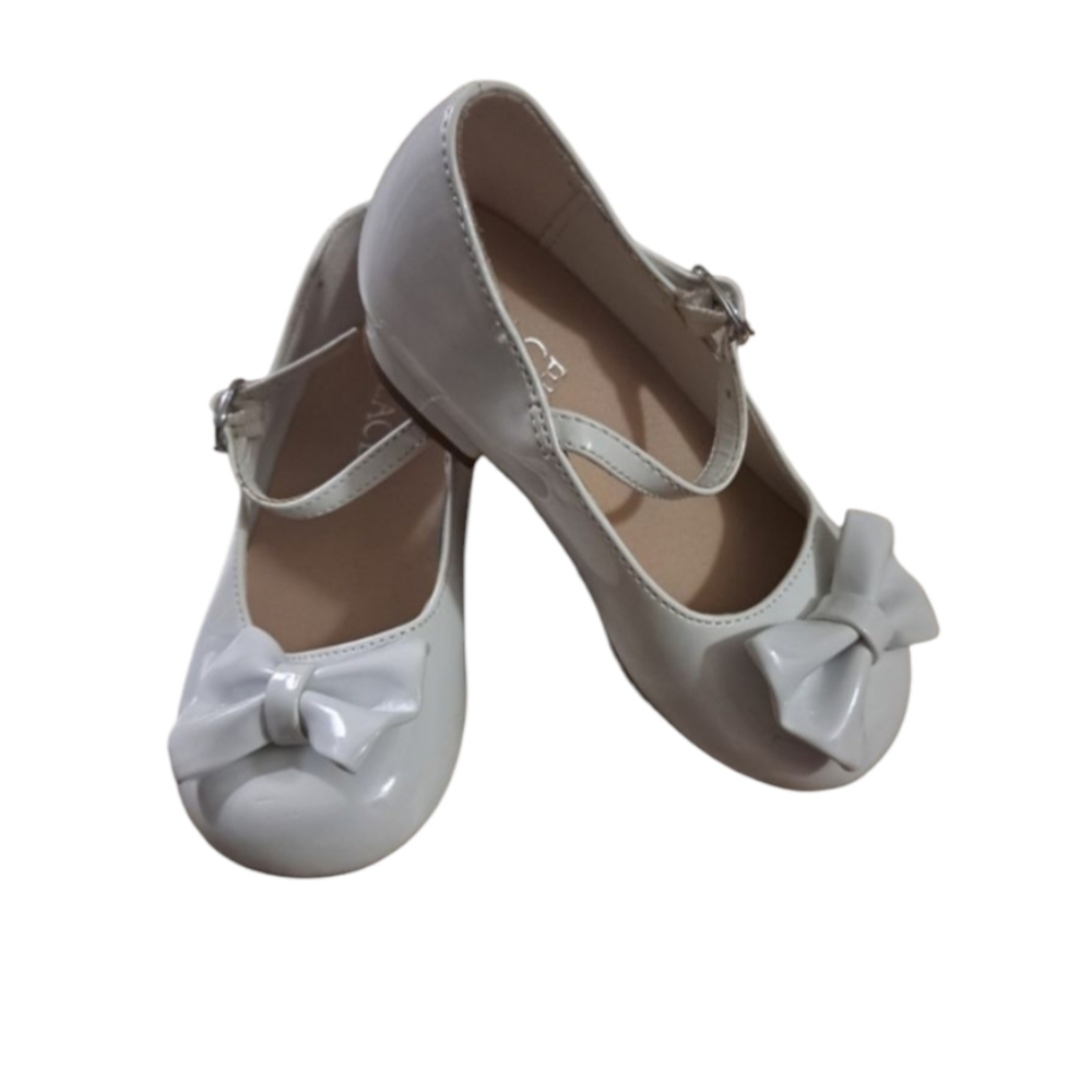The Children's Place Kid's White Patent Shoes Bow Adj. Straps Girl's Size 8